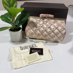COPY - COPY - Badgley Mischka agrado Clutch Handbag